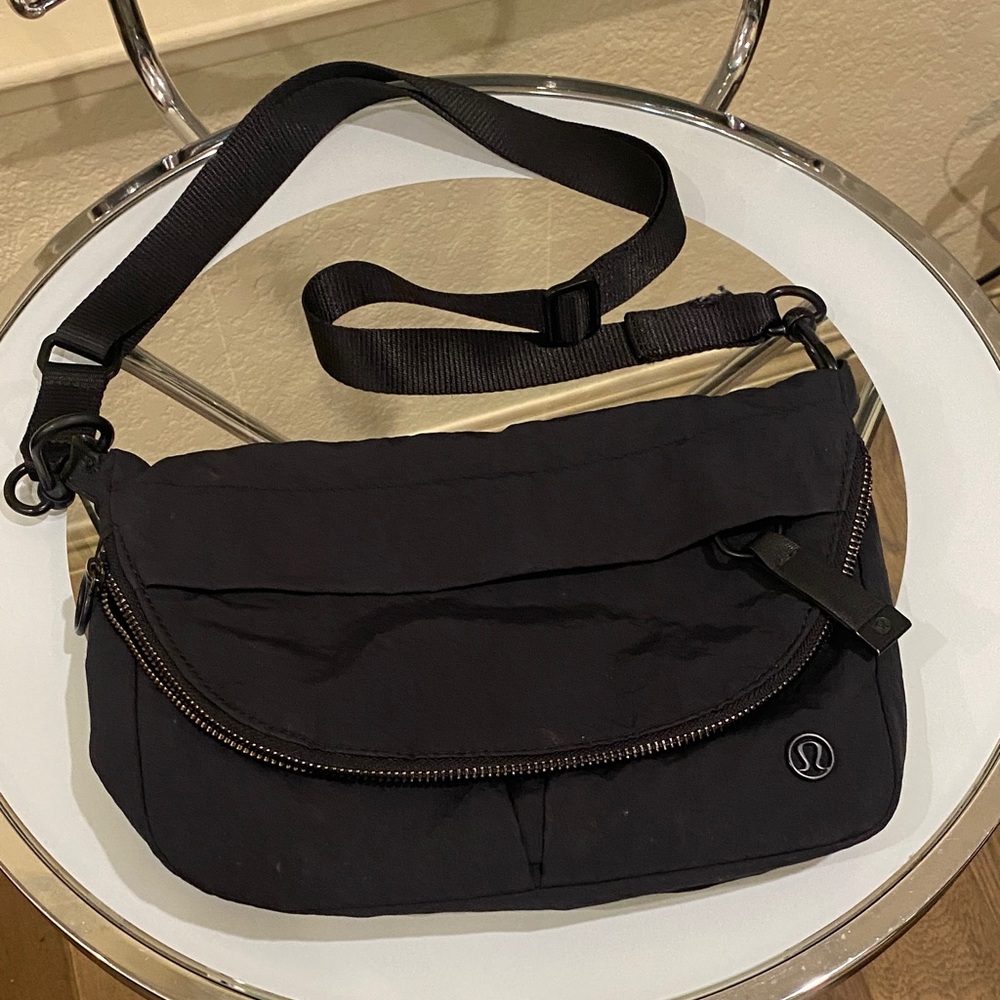 lululemon athletica black crossbody bag